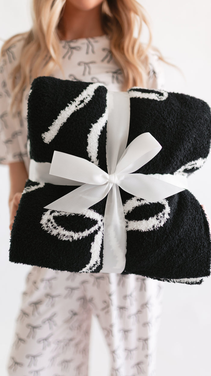 Adult Plush Throw Blanket in Black and white bows