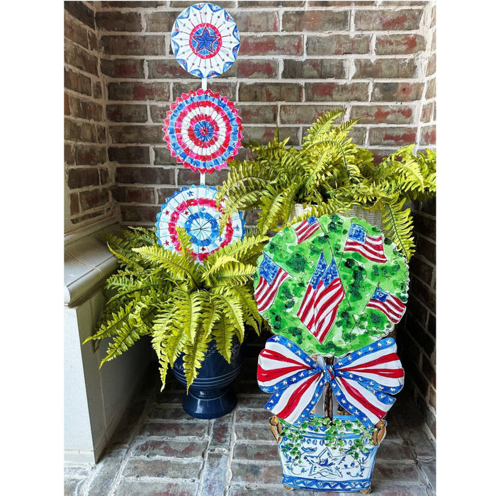 Beck’s Patriotic Pinwheel Topiary