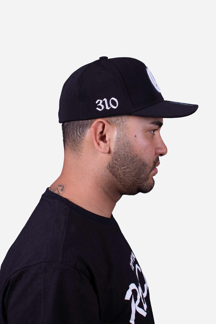 Boné Aba Curva Collab Starter X Compton Logo Fechado FlexFit Preto - COMPTON