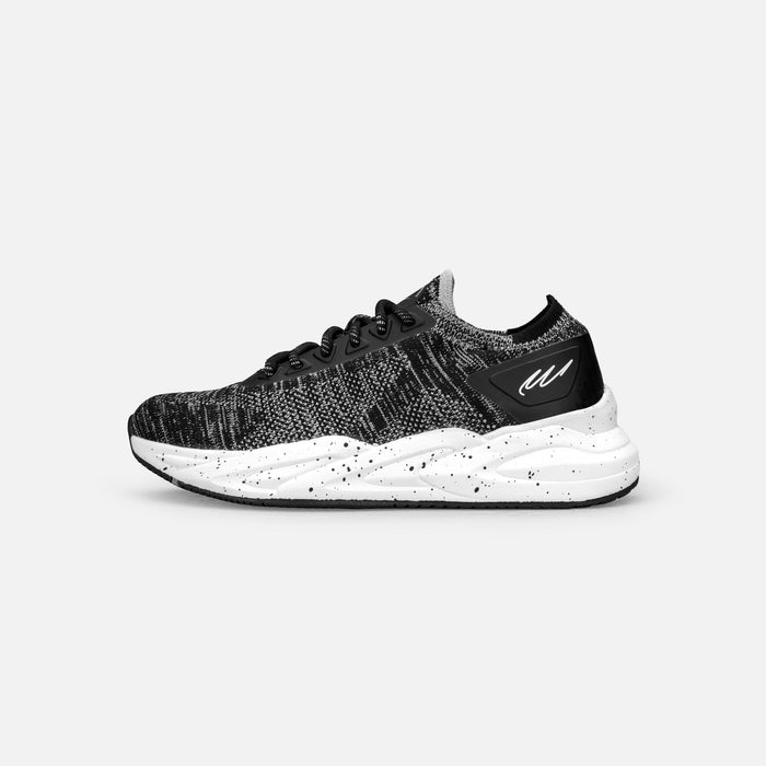 BLACK WHITE / 35