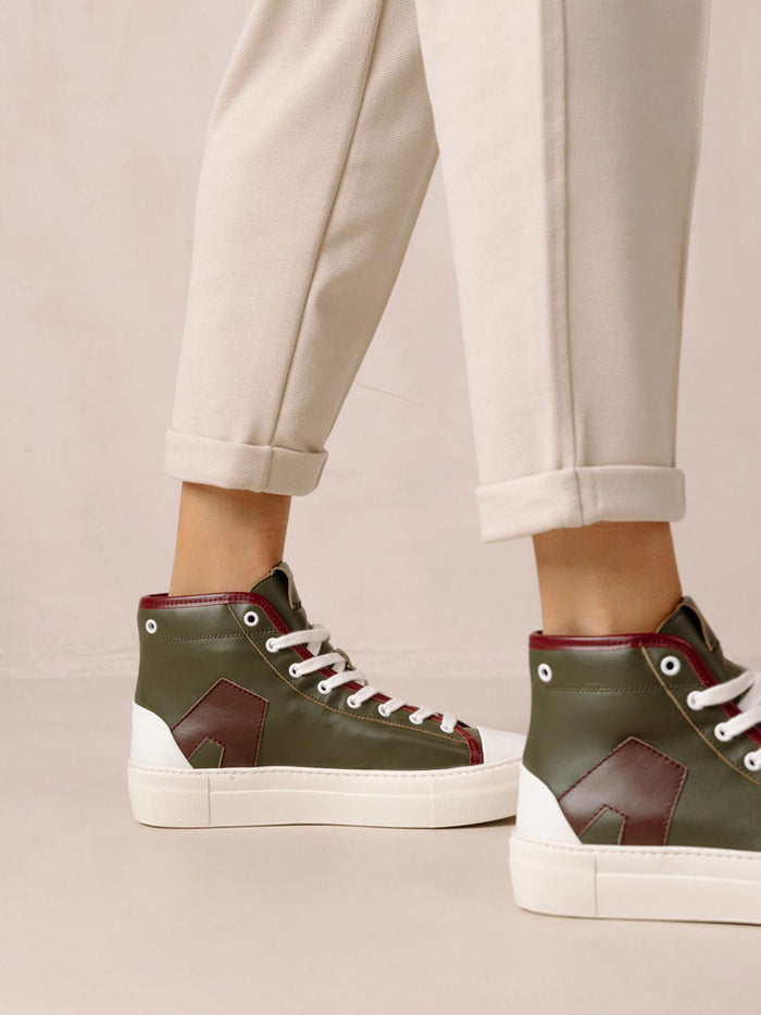 Alohas Tb.35 Hi-Top Trainers Mountain