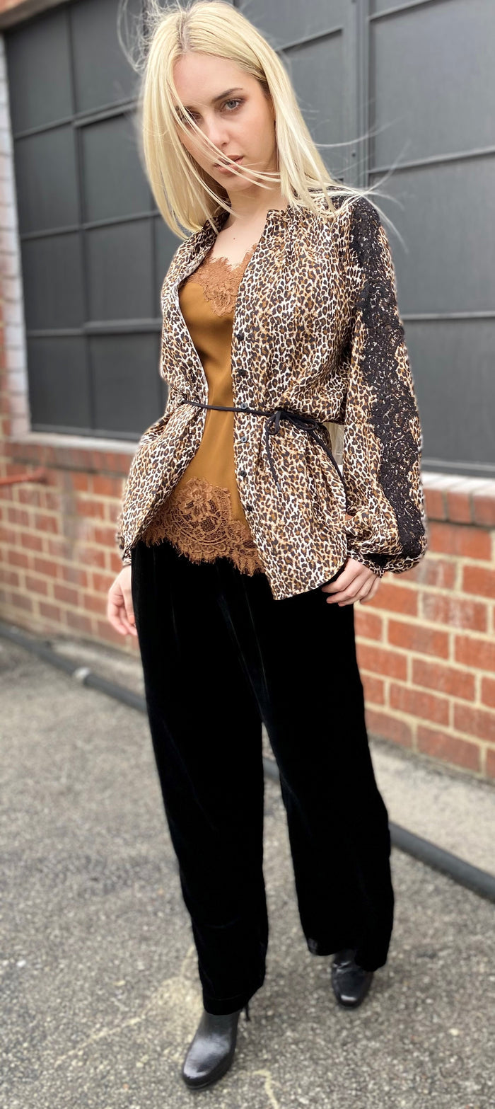 Ava Leopard Henley Top Fall Camel*