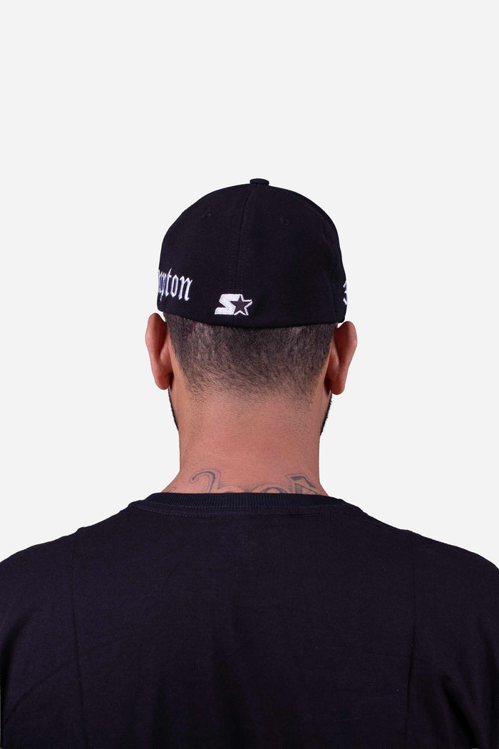 Boné Aba Curva Collab Starter X Compton Logo Fechado FlexFit Preto - COMPTON