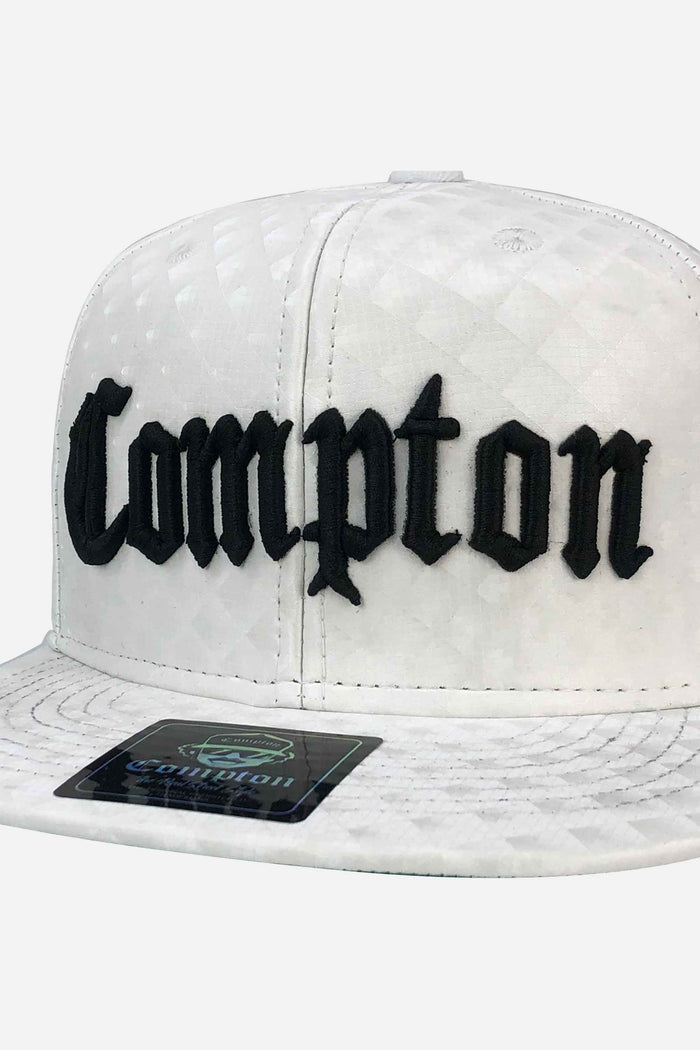Boné Compton Aba Reta Classic Couro Branco - COMPTON