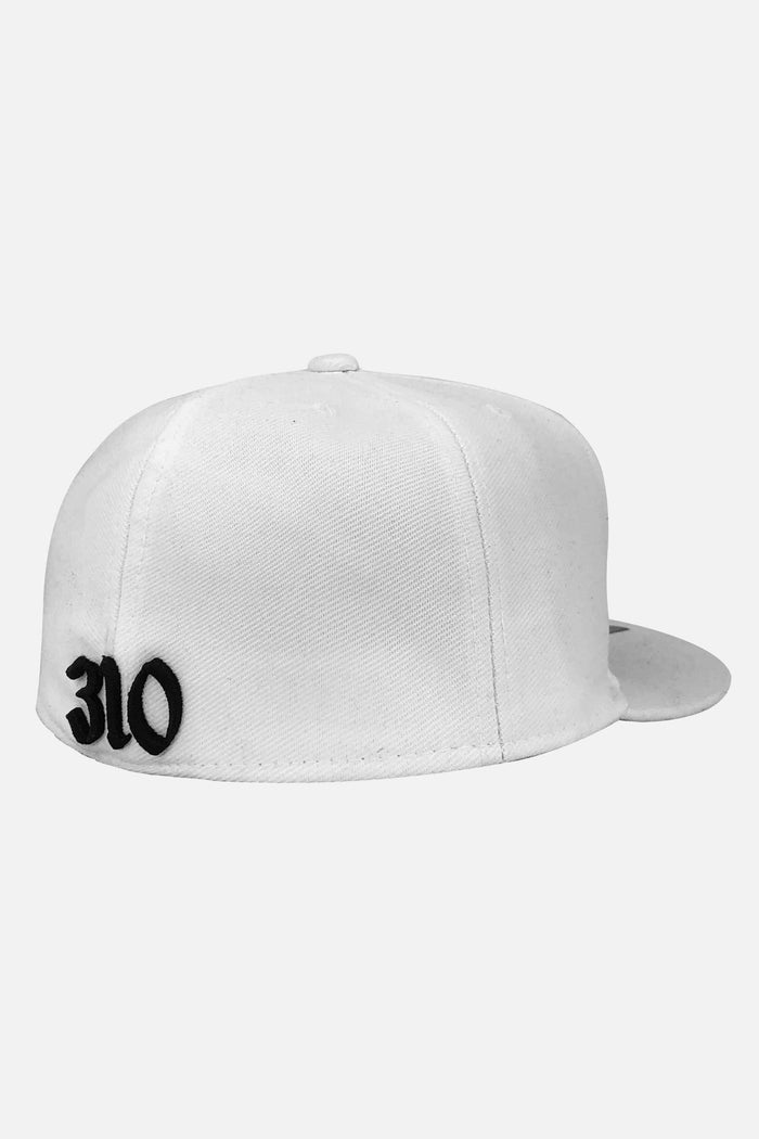Boné Compton Aba Reta Classic Fechado Branco - COMPTON