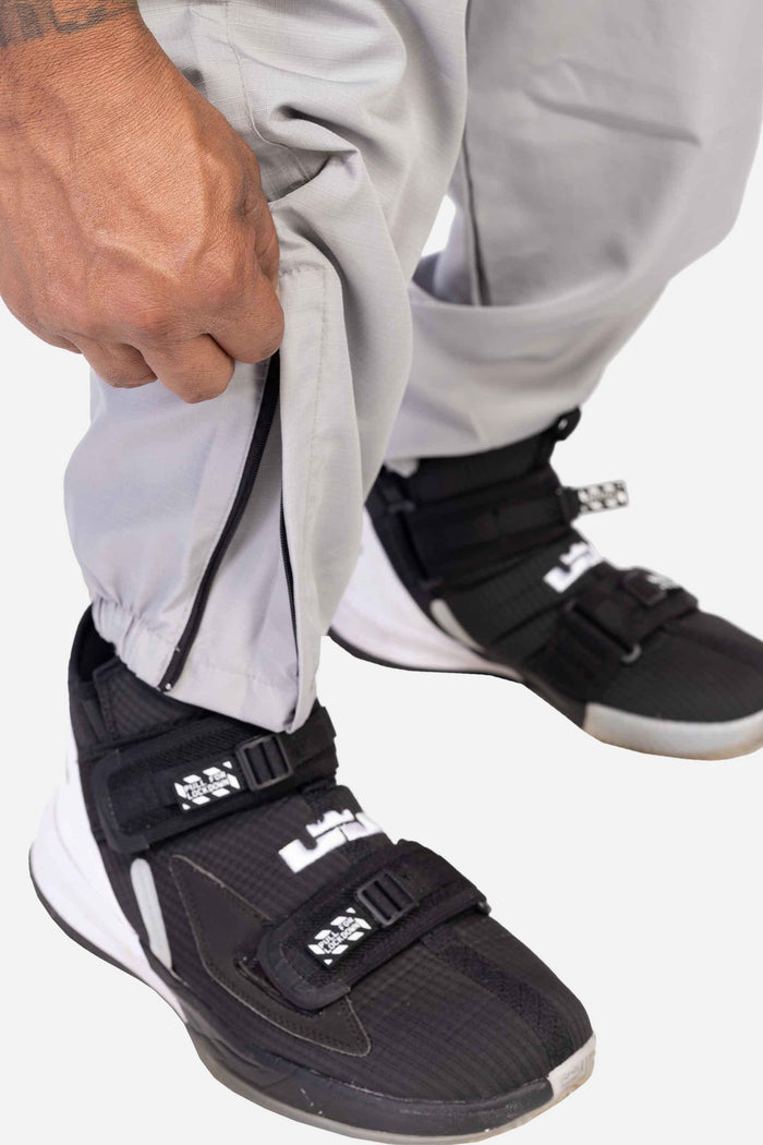 Calça Cargo Compton Ripstop Com Zíper Cinza - COMPTON