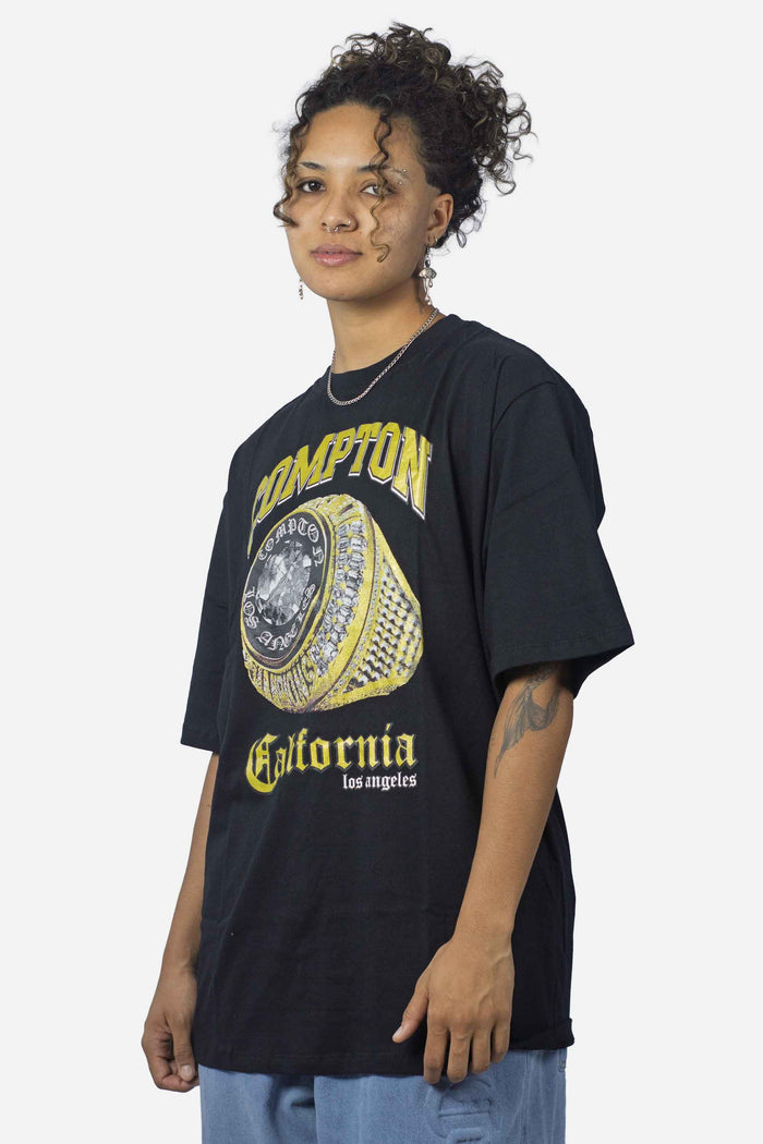 Camiseta Compton Oversized Champion Rings Preta - COMPTON
