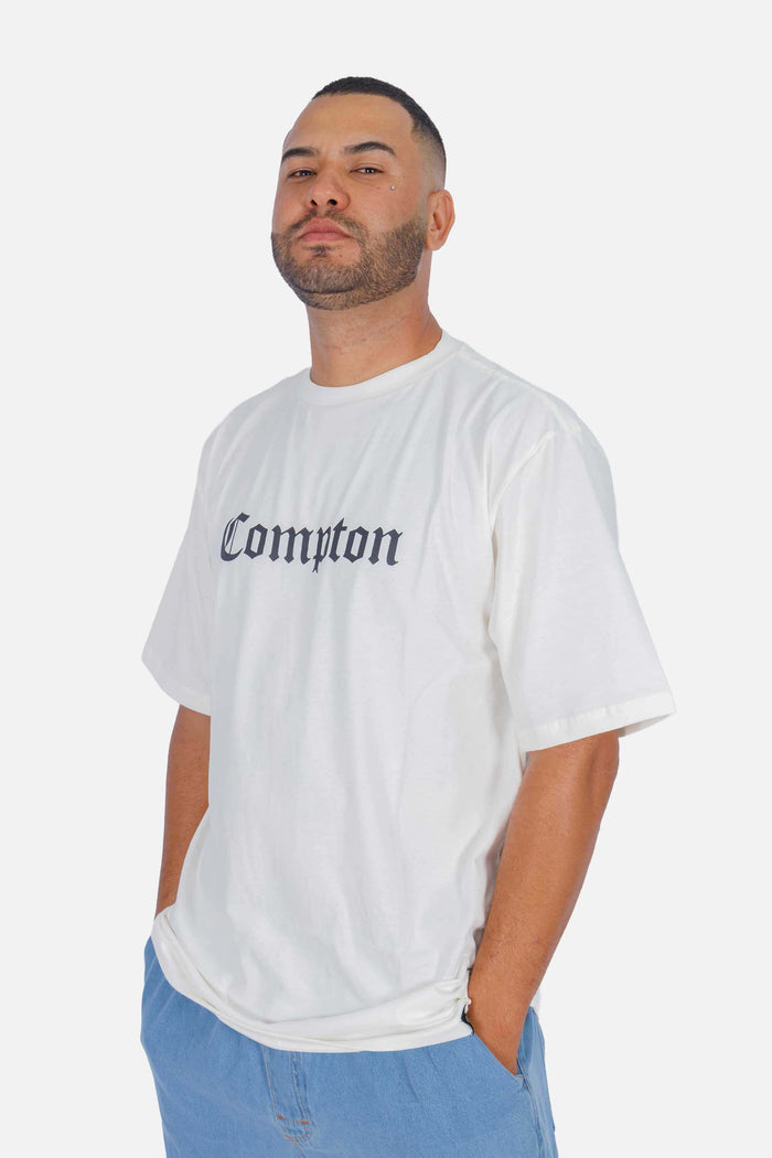 Camiseta Compton Oversized Classic Off White - COMPTON