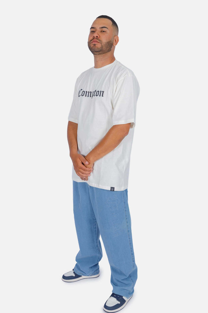 Camiseta Compton Oversized Classic Off White - COMPTON