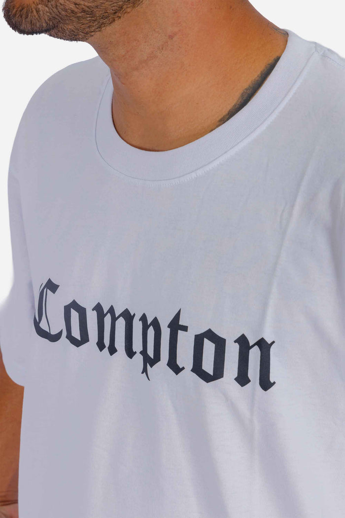 Camiseta Compton Oversized Classic Branca - COMPTON