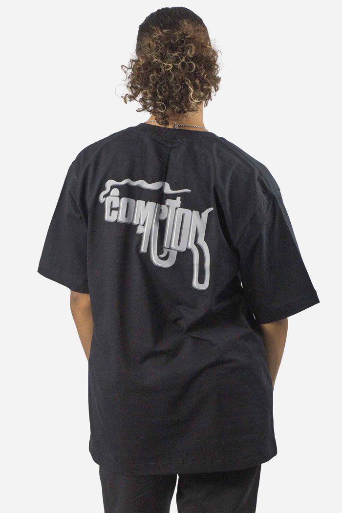 Camiseta Compton Oversized Fatal Weapon Preta - COMPTON