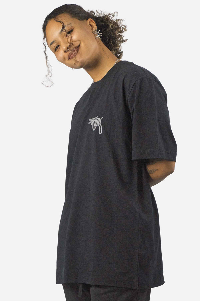 Camiseta Compton Oversized Fatal Weapon Preta - COMPTON