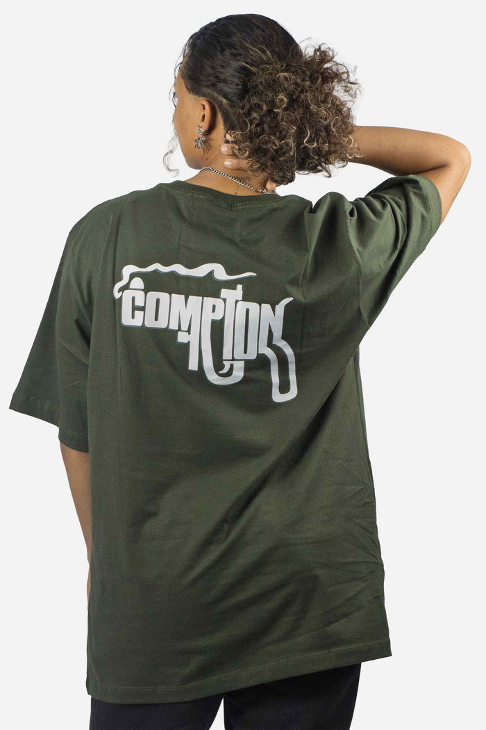 Camiseta Compton Oversized Fatal Weapon Verde Militar - COMPTON