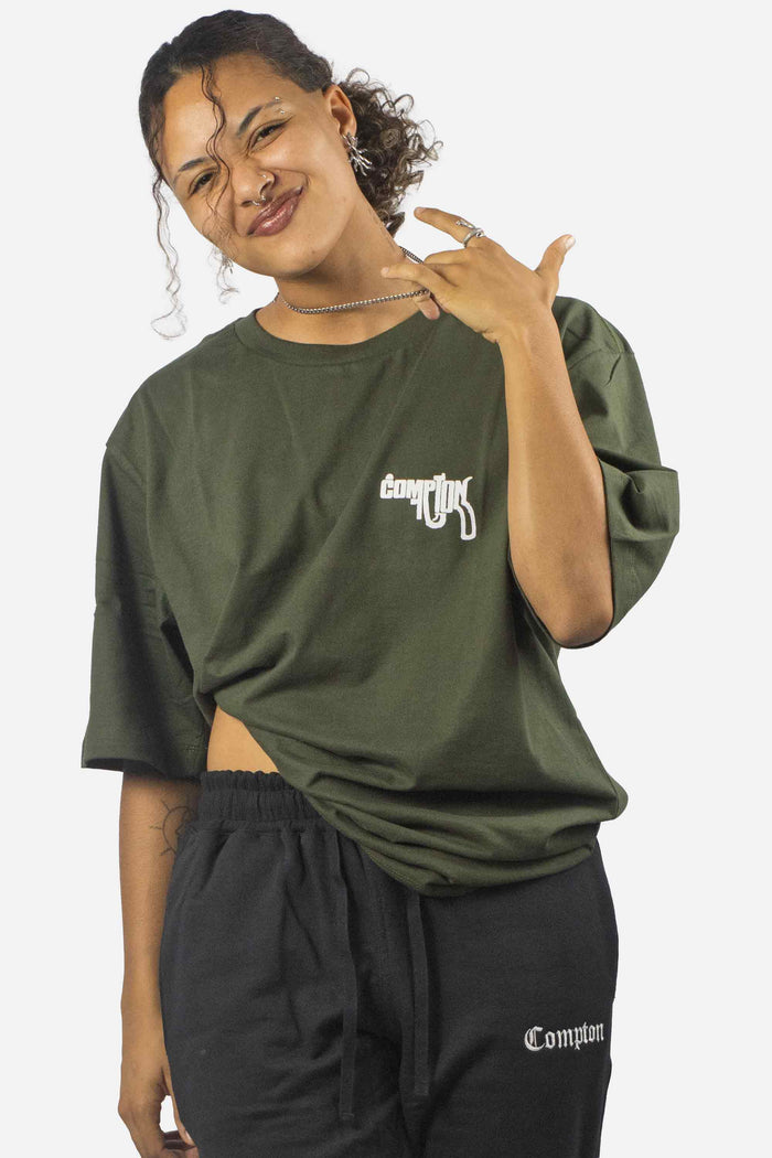 Camiseta Compton Oversized Fatal Weapon Verde Militar - COMPTON