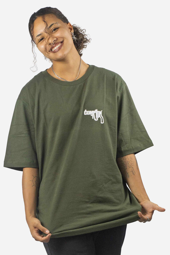 Camiseta Compton Oversized Fatal Weapon Verde Militar - COMPTON