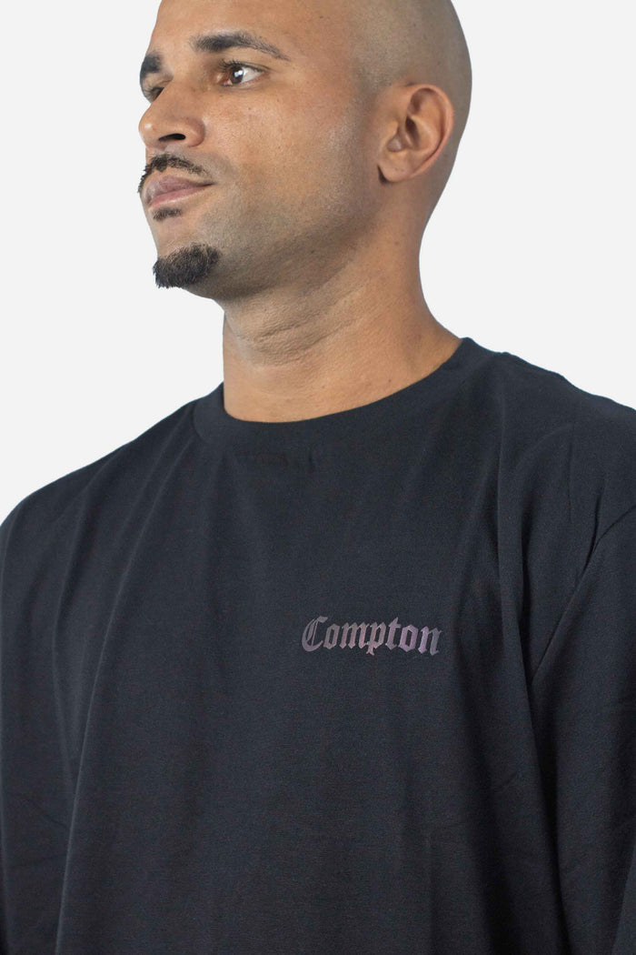Camiseta Compton Oversized Refletiva Luminous Preta - COMPTON