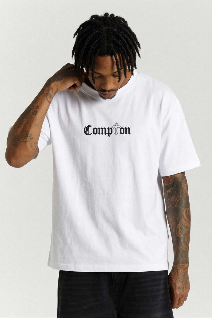 Camiseta Compton Oversized Tupac Branca