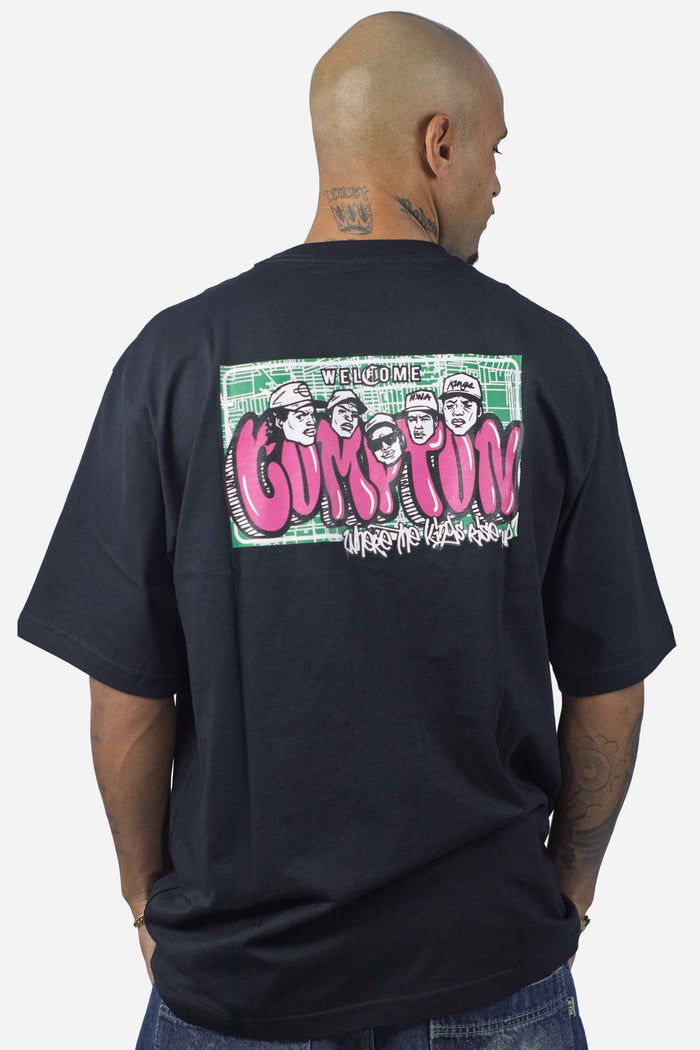 Camiseta Compton Oversized Welcome Preta - COMPTON