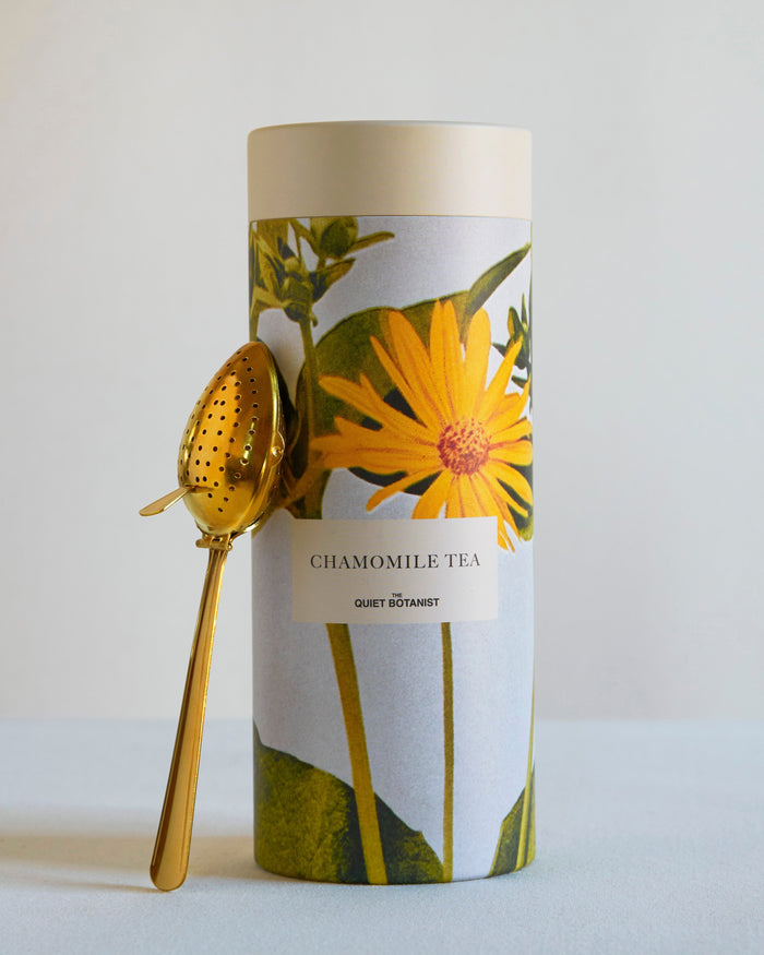Chamomile Tea Gift Set, the printed canister with the gold leaf steeper
