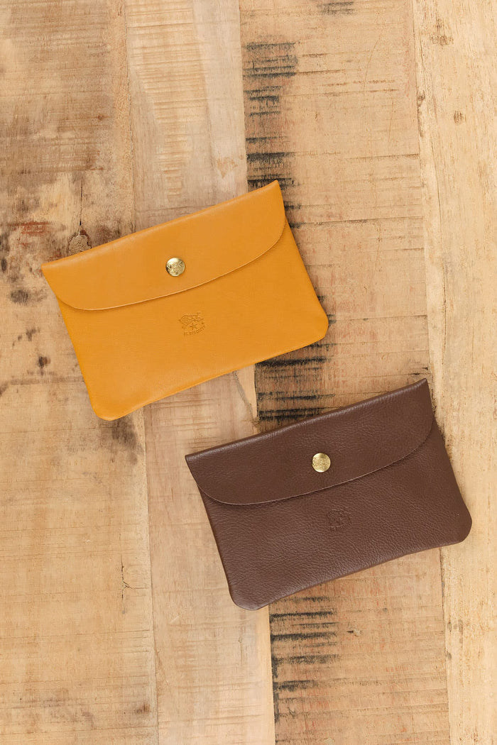 Il Bisonte Accessories Wallets Classic Envelope Case in Giallo Narciso Giallo Narciso