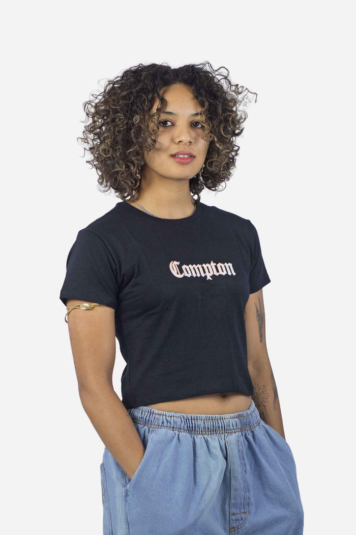 Cropped Compton Logo Holográfico Preto - COMPTON