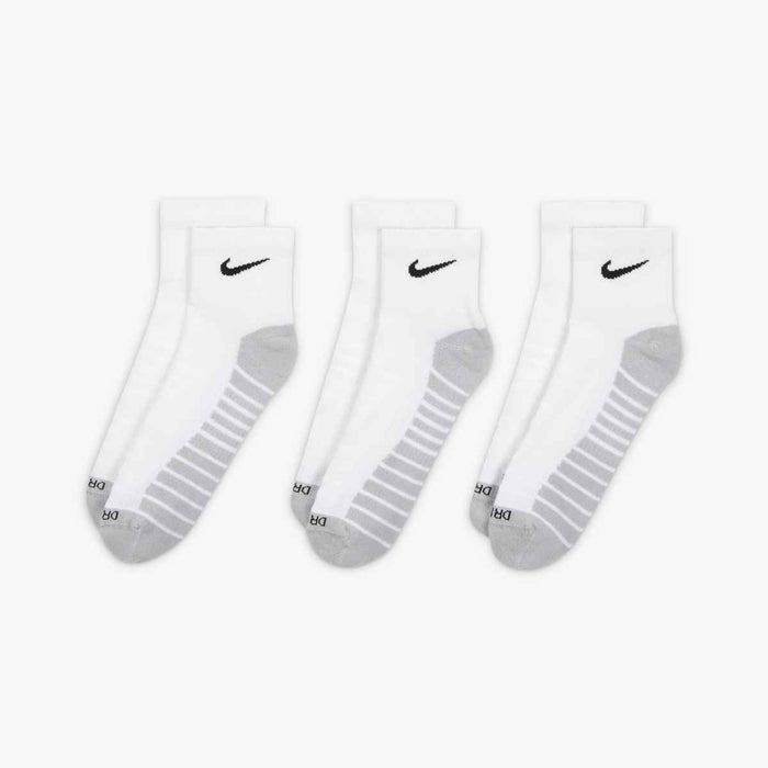 Nike Everyday Max Cushioned Ankle Socks (3 Pairs)