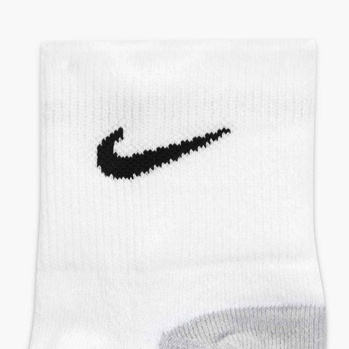 Nike Everyday Max Cushioned Ankle Socks (3 Pairs)