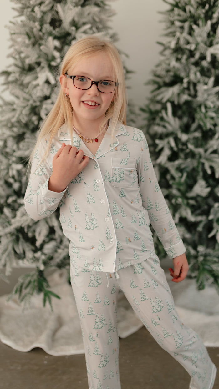 Girl's Button Up Set in Ski Trip