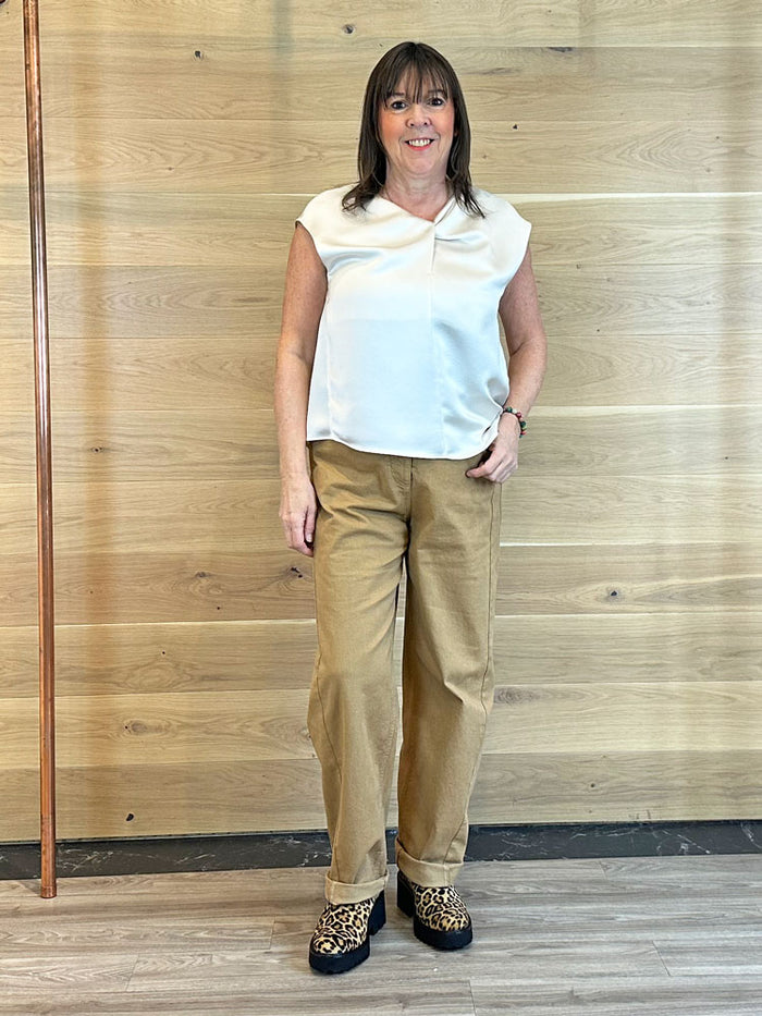 Luisa Cerano Authentic Barrel Leg Jean Camel