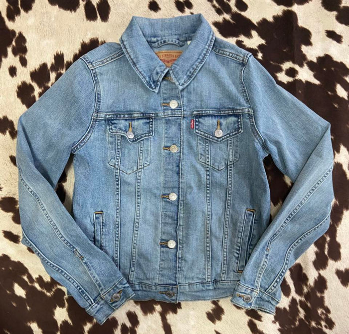 Pre-Loved Levi's Denim Jean Jacket *Size Medium - Deer Creek Mercantile