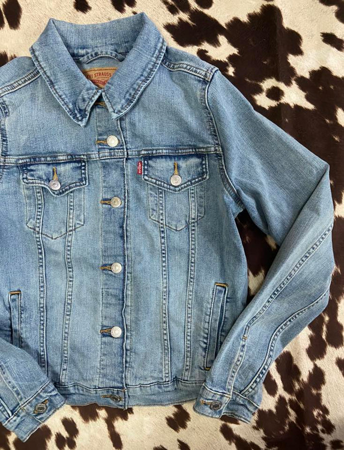 Pre-Loved Levi's Denim Jean Jacket *Size Medium - Deer Creek Mercantile