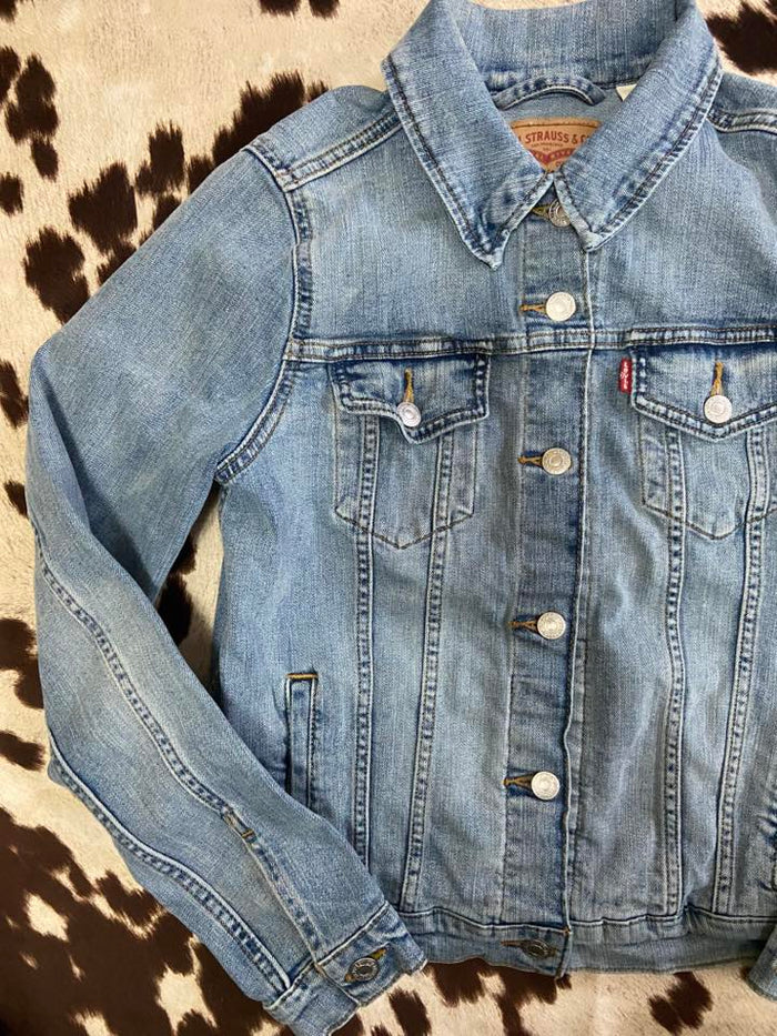 Pre-Loved Levi's Denim Jean Jacket *Size Medium - Deer Creek Mercantile