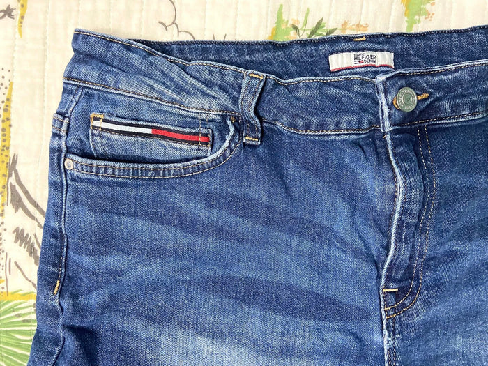 Pre-Loved Tommy Hilifiger Denim Shorts Size 12 - Deer Creek Mercantile