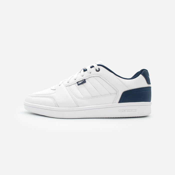 WHITE / 39