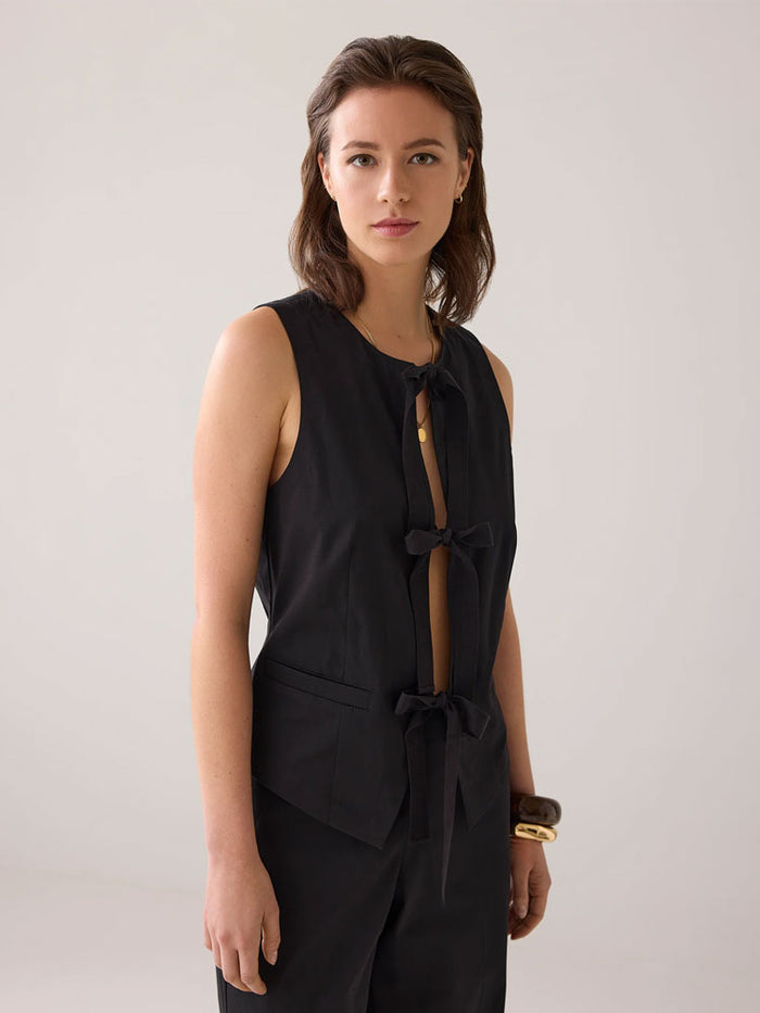 Summum Bow Waistcoat Black