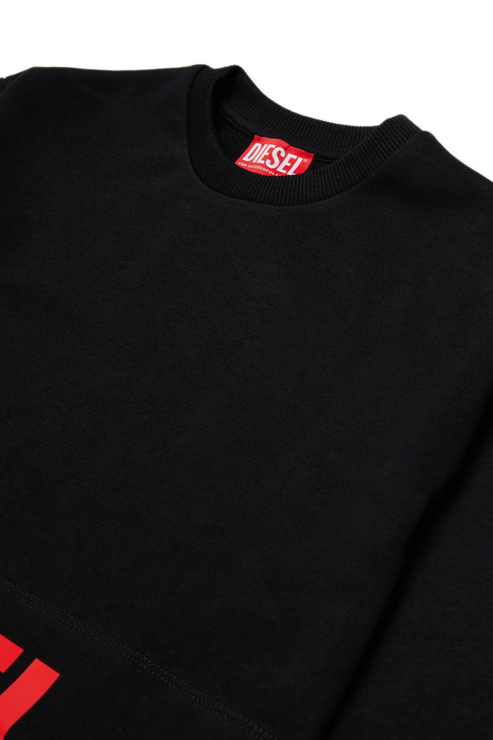 Sweatshirt with cut-off logo