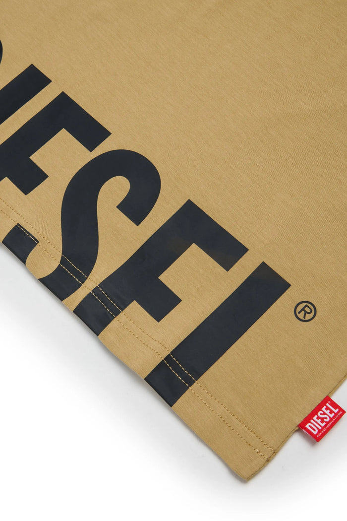 T-shirt with cut-off logo