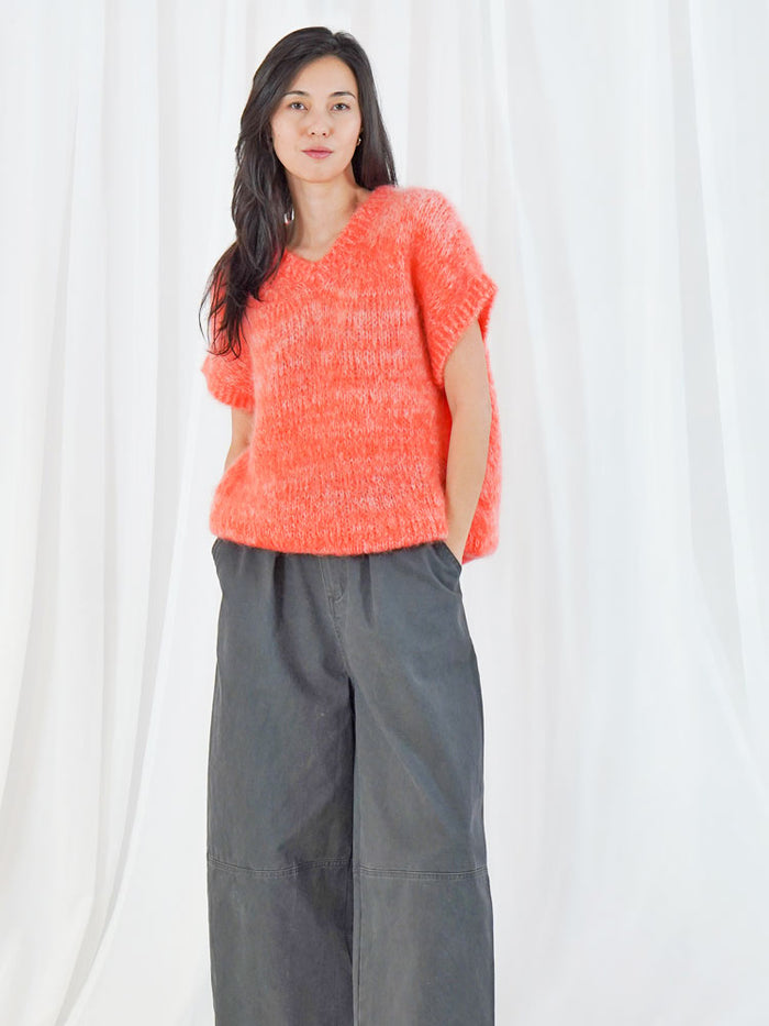 TWNS The Label Kanoa Oversized V-Neck Sweater Fire-Snow