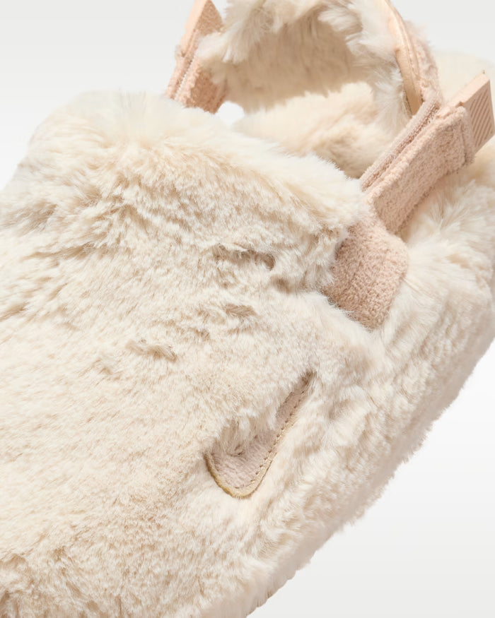 Women's Nike Calm SE
