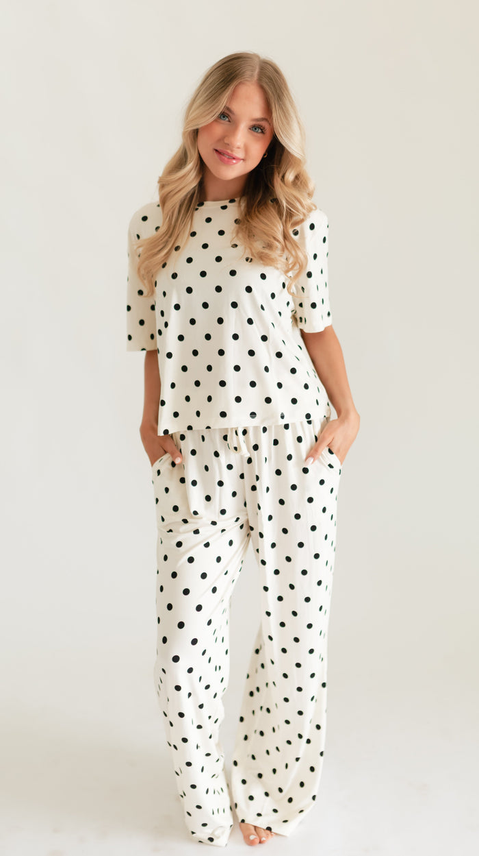 Women's T-Shirt and Pants Set in Cream & Black polka dot