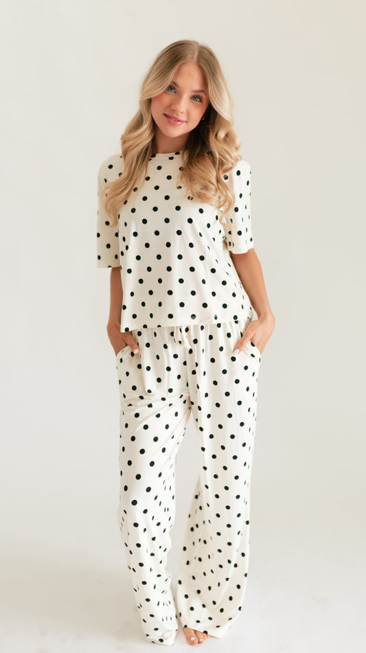 Women's T-Shirt and Pants Set in Cream & Black polka dot