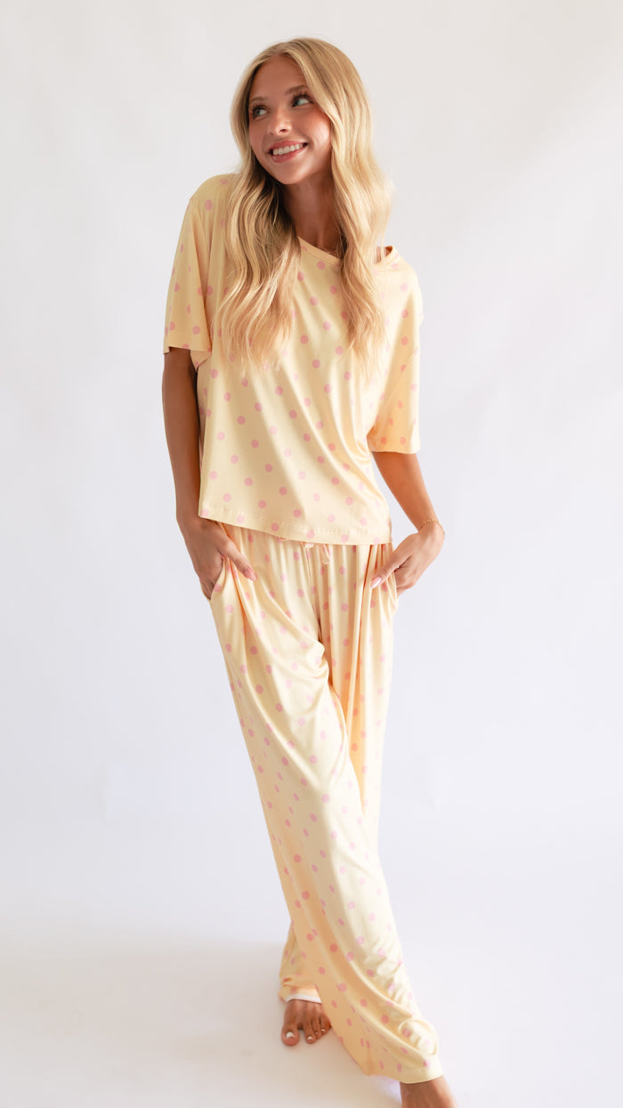 Women's T-Shirt and Pants Set in Yellow Polka Dot