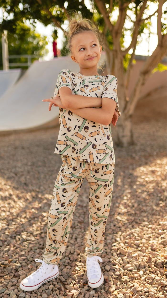 Youth Jogger Set In Skateboards